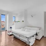 Style And Comfort X5-smart Tv-air Conditioning شقة